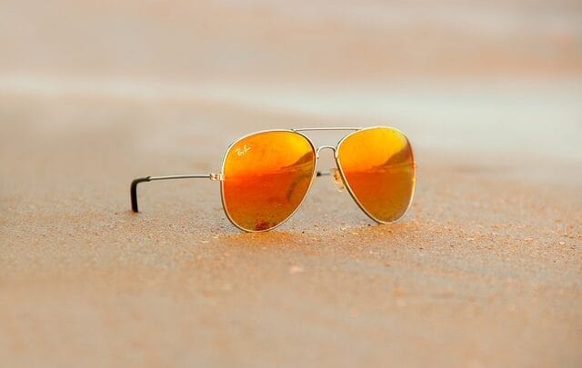 sunglasses 2594880 640